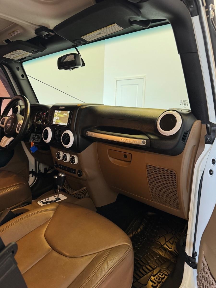 Jeep Wrangler Unlimited 4WD 4dr Sahara 2015