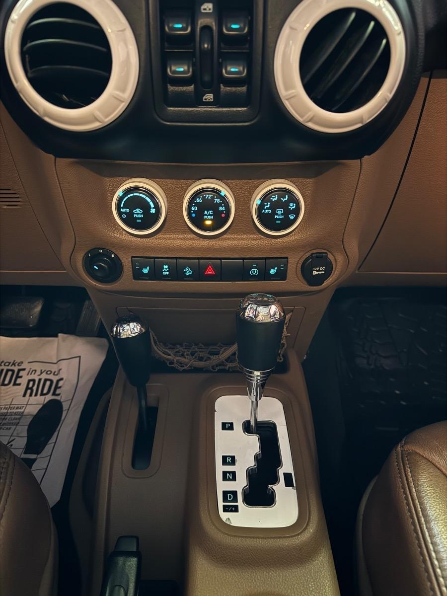 Jeep Wrangler Unlimited 4WD 4dr Sahara 2015