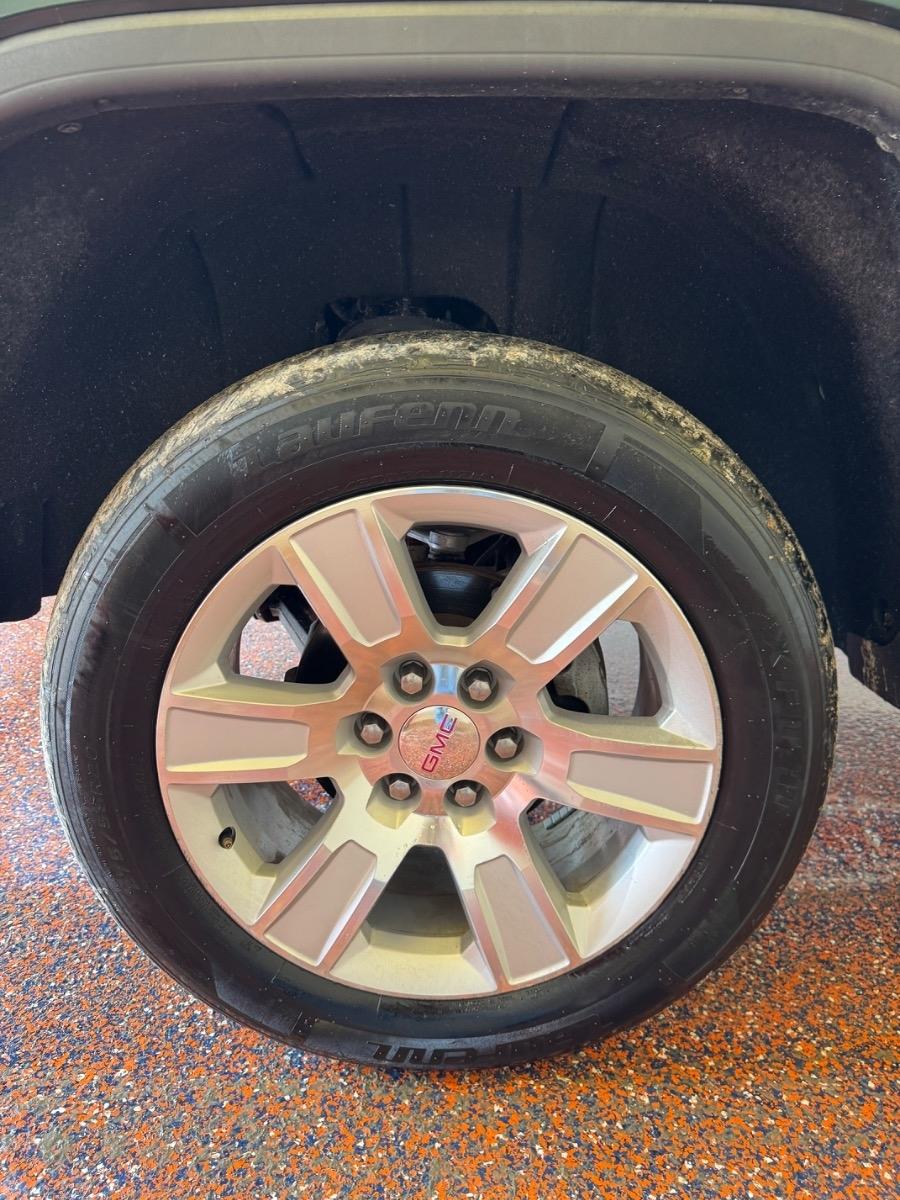 GMC Sierra 1500 4WD Crew Cab 143.5" SLE 2015