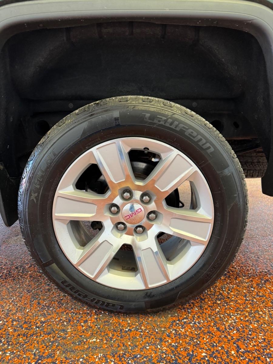 GMC Sierra 1500 4WD Crew Cab 143.5" SLE 2015