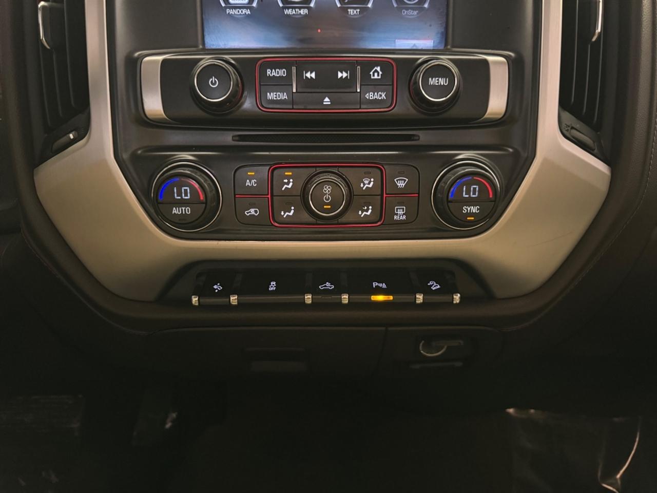 GMC Sierra 1500 4WD Crew Cab 143.5" SLE 2015