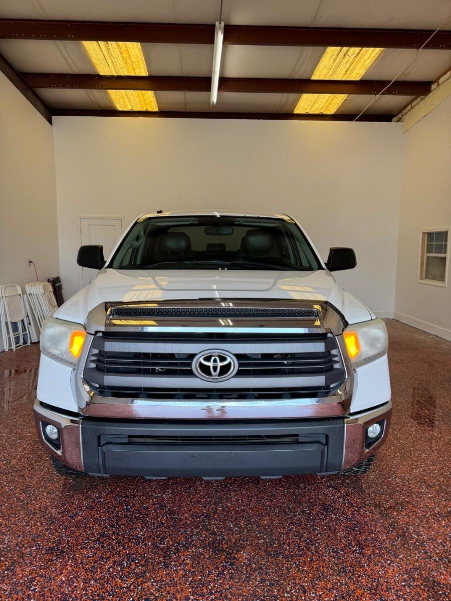 Toyota Tundra 2WD Truck CrewMax 5.7L V8 6-Spd AT SR5 (Natl) 2014