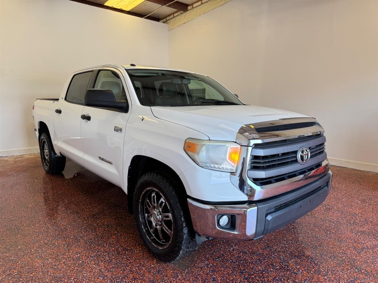 Toyota Tundra 2WD Truck CrewMax 5.7L V8 6-Spd AT SR5 (Natl) 2014