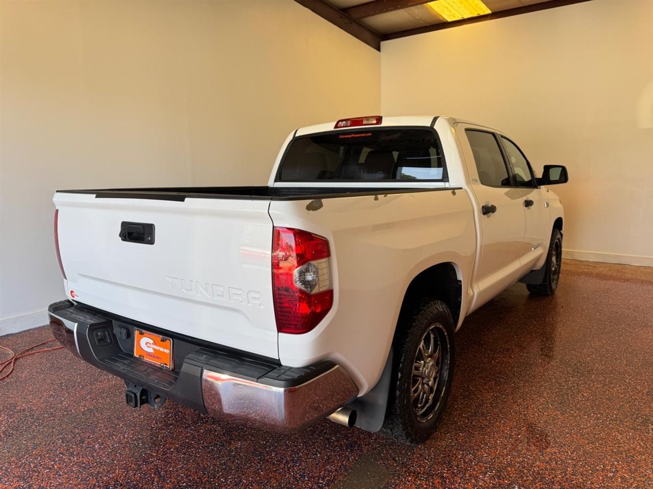 Toyota Tundra 2WD Truck CrewMax 5.7L V8 6-Spd AT SR5 (Natl) 2014