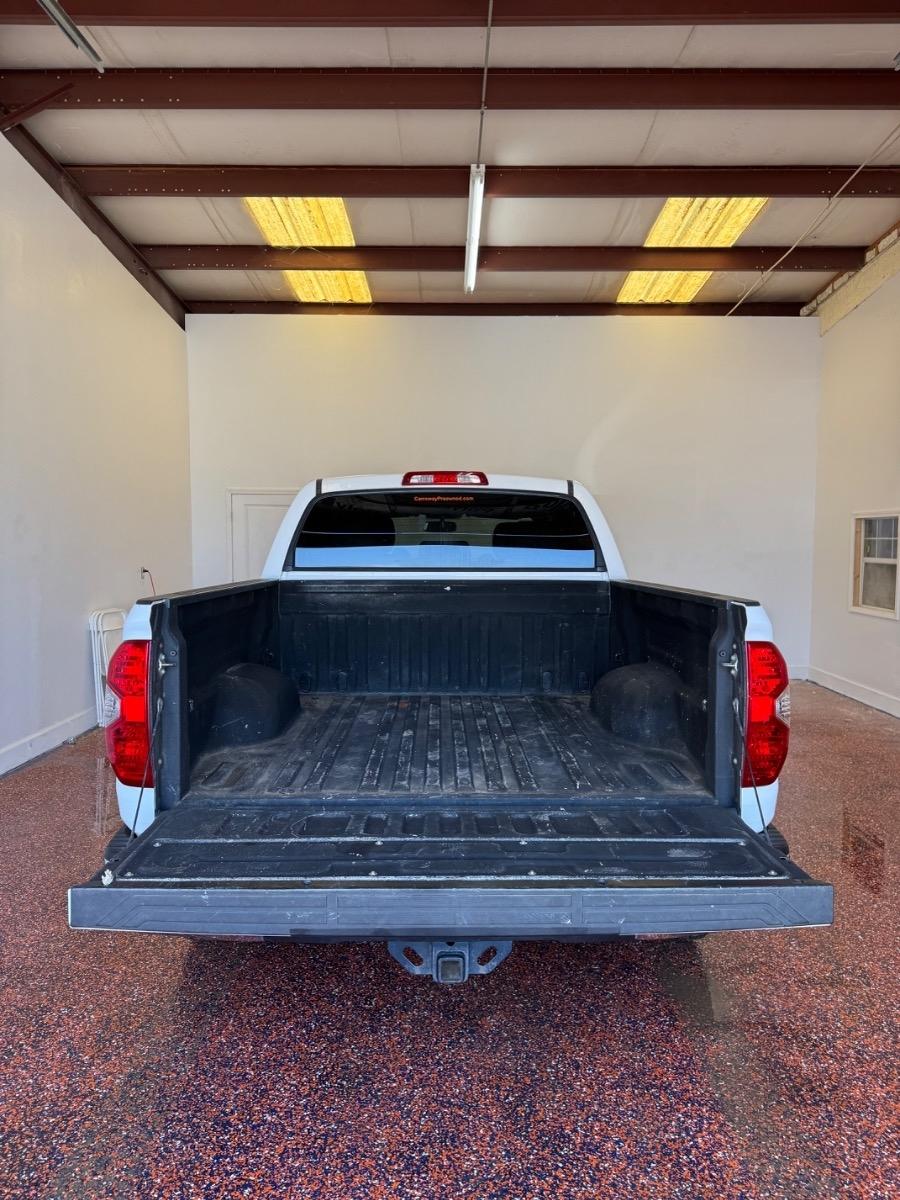 Toyota Tundra 2WD Truck CrewMax 5.7L V8 6-Spd AT SR5 (Natl) 2014