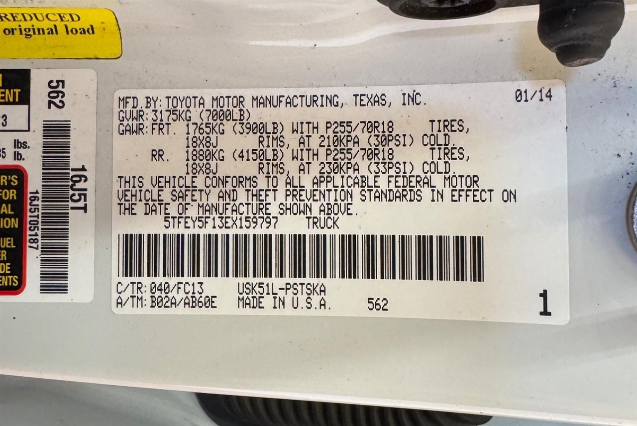 Toyota Tundra 2WD Truck CrewMax 5.7L V8 6-Spd AT SR5 (Natl) 2014