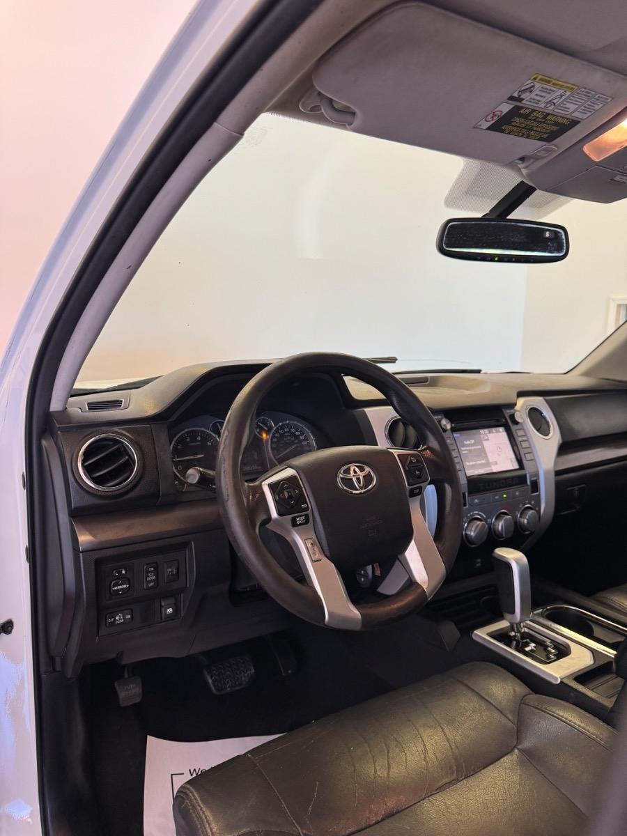 Toyota Tundra 2WD Truck CrewMax 5.7L V8 6-Spd AT SR5 (Natl) 2014