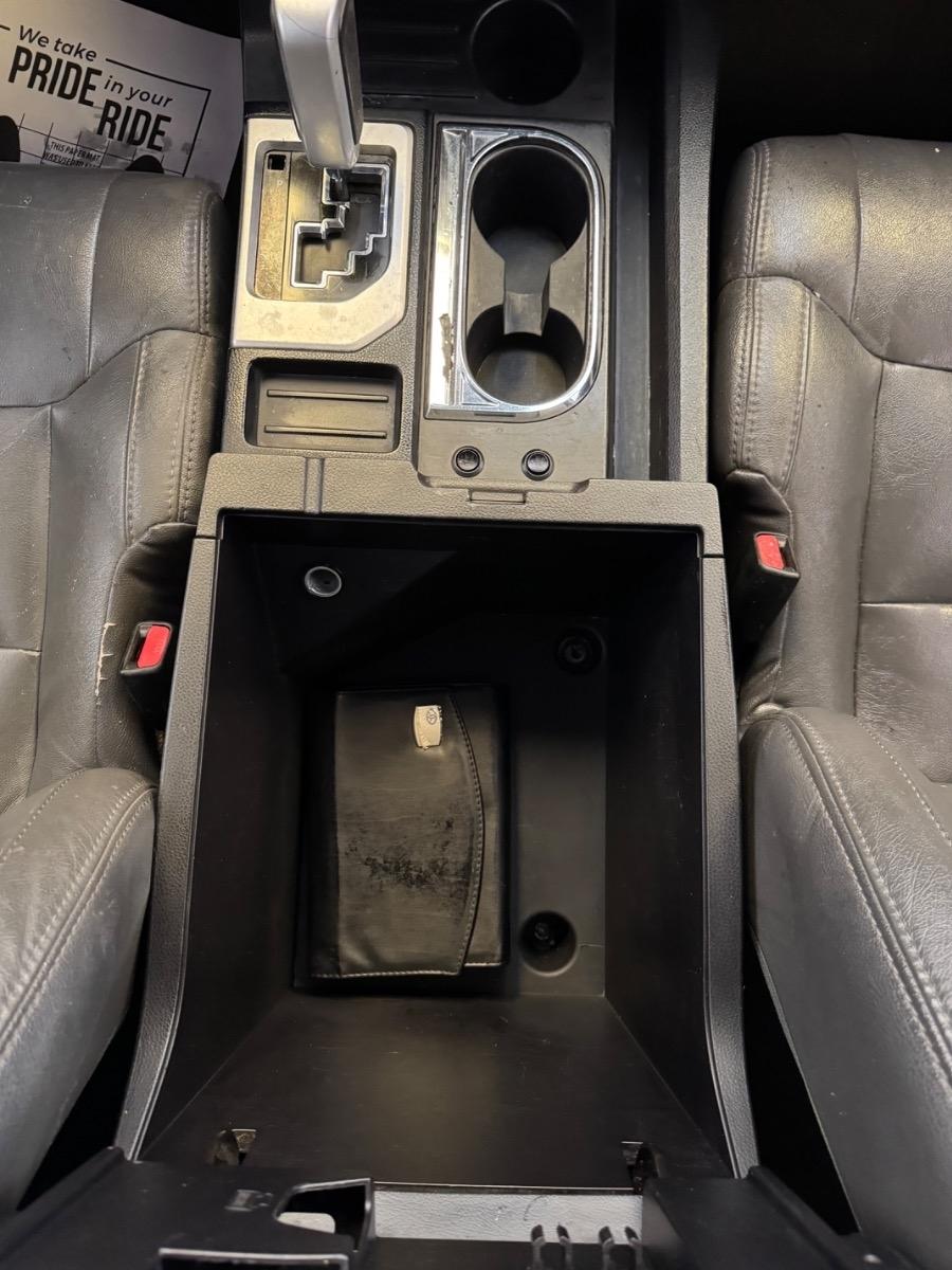 Toyota Tundra 2WD Truck CrewMax 5.7L V8 6-Spd AT SR5 (Natl) 2014