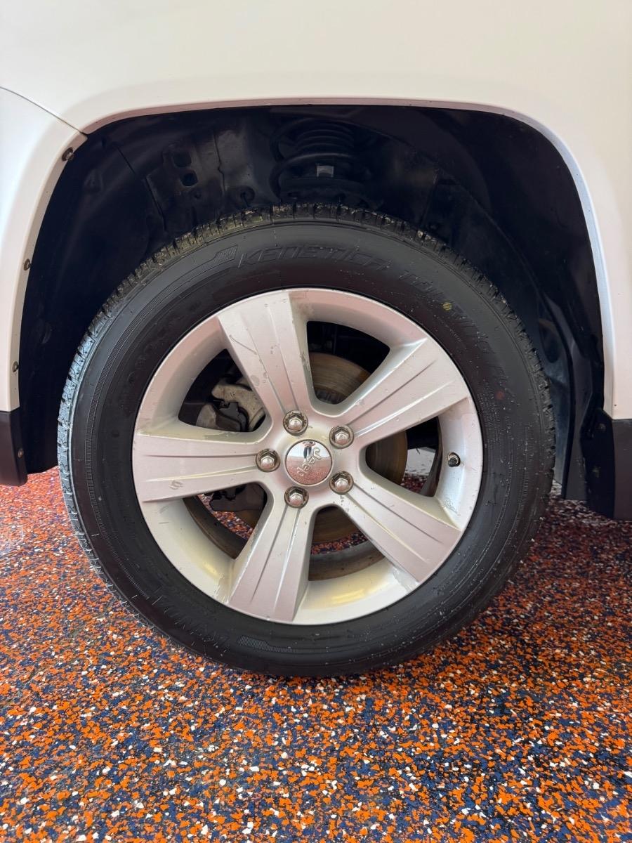 Jeep Compass FWD 4dr Latitude 2011