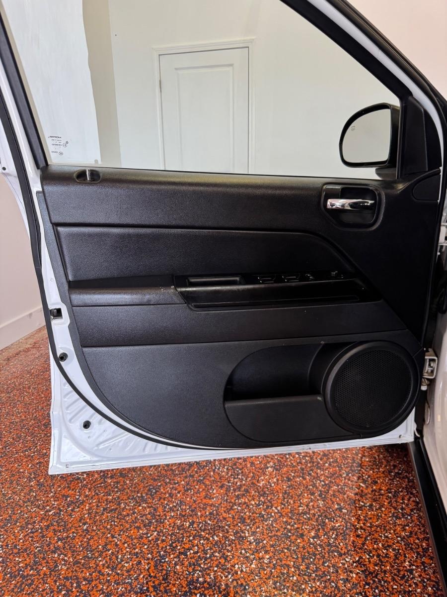 Jeep Compass FWD 4dr Latitude 2011