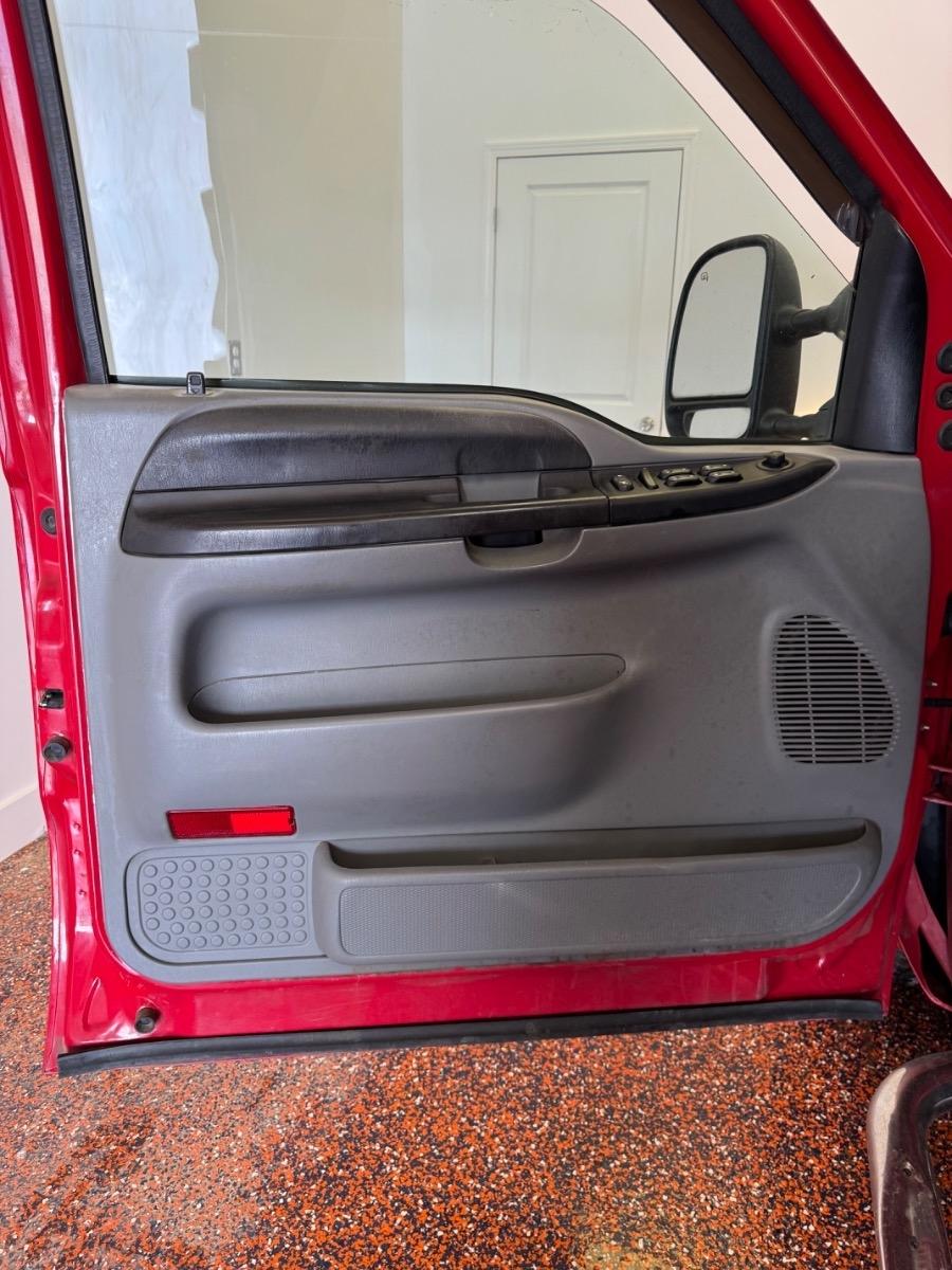 Ford Super Duty F-250 Crew Cab 156" XLT 2006