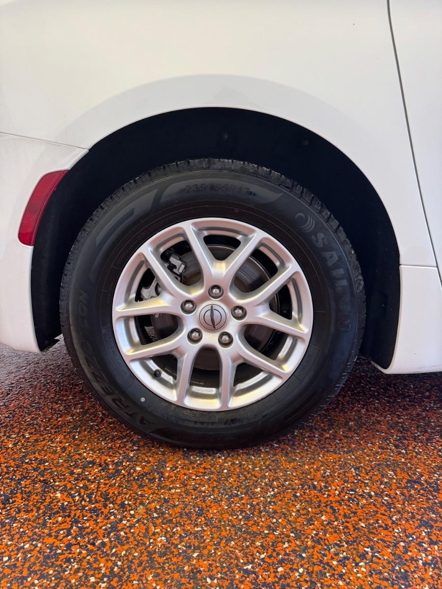 Chrysler Pacifica Touring L FWD 2023