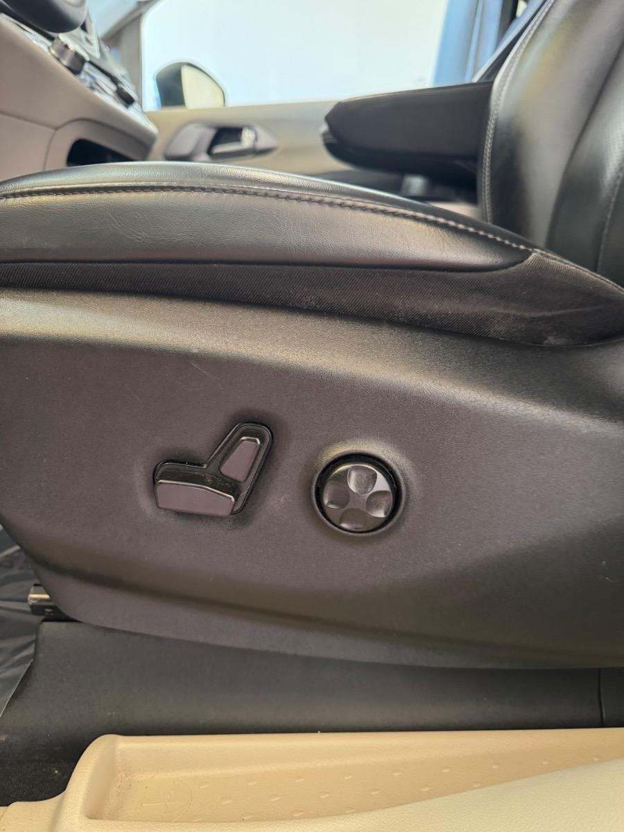 Chrysler Pacifica Touring L FWD 2023
