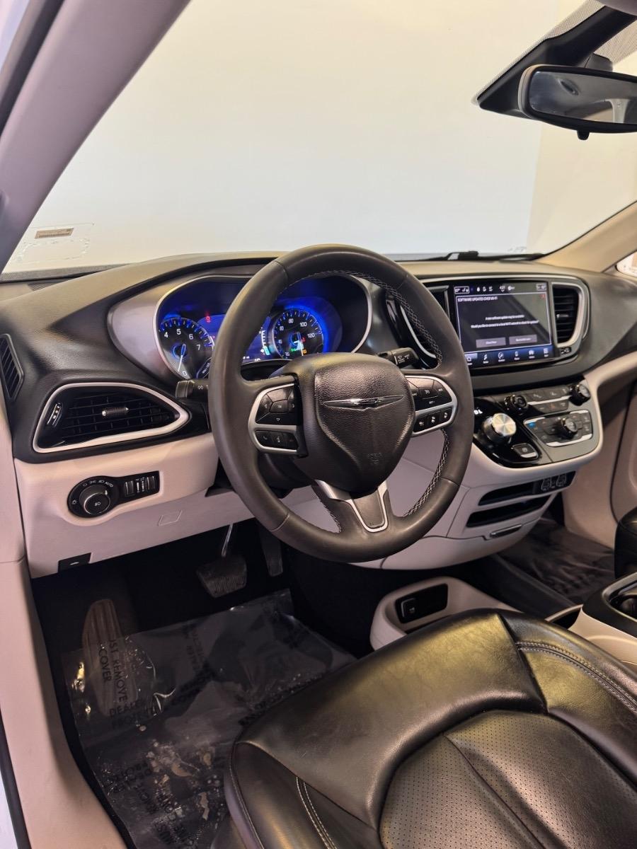 Chrysler Pacifica Touring L FWD 2023