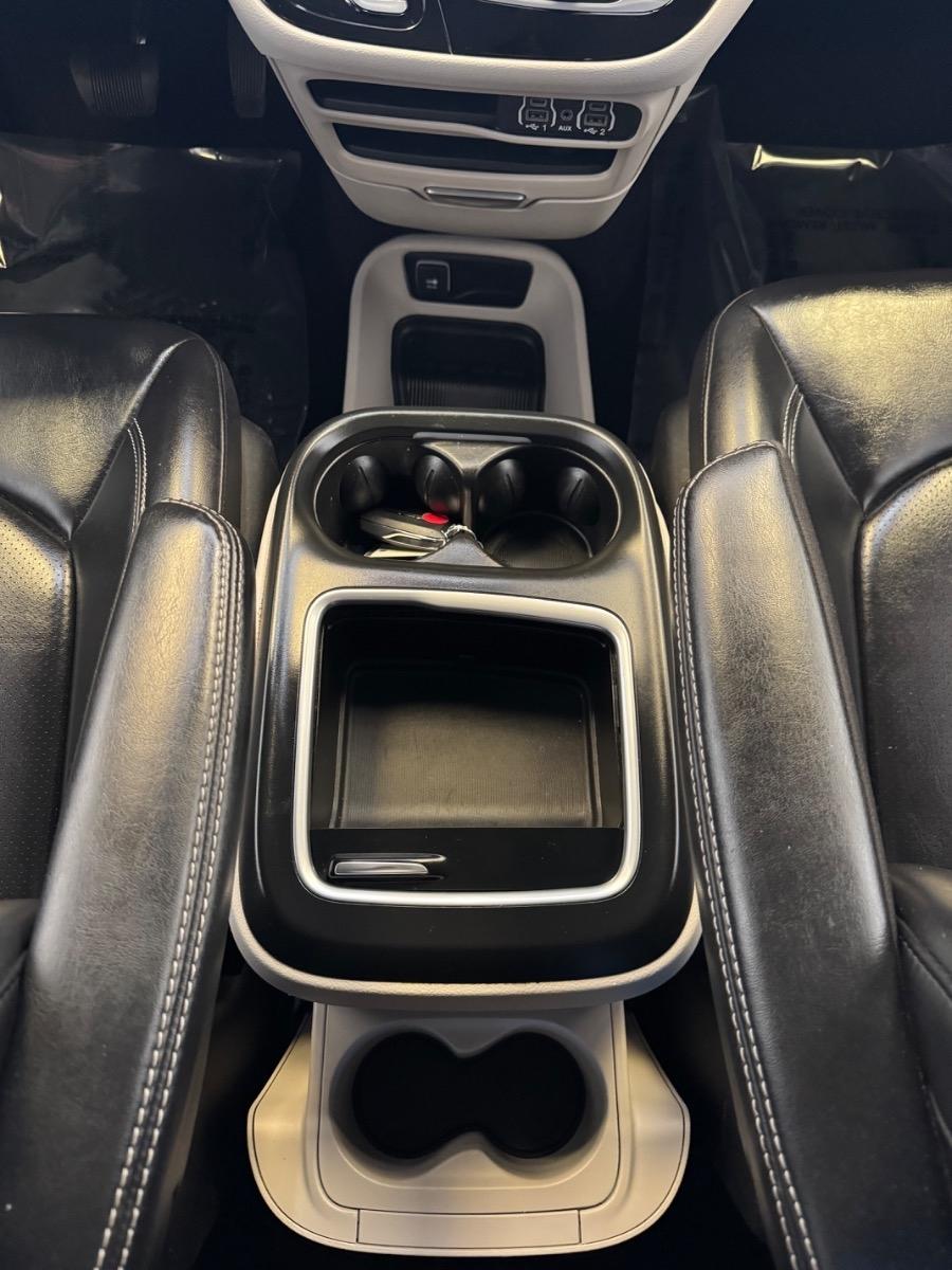 Chrysler Pacifica Touring L FWD 2023