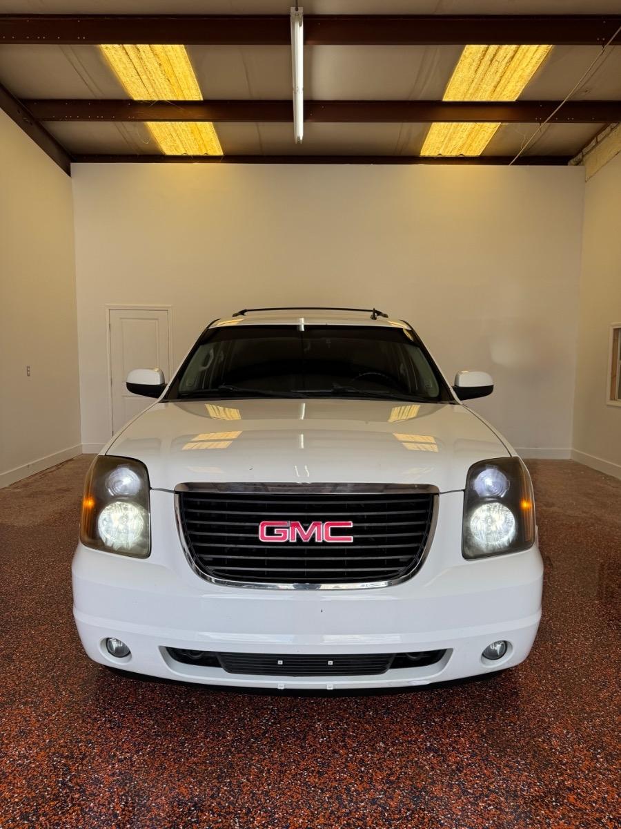 GMC Yukon 2WD 4dr 1500 SLE 2012