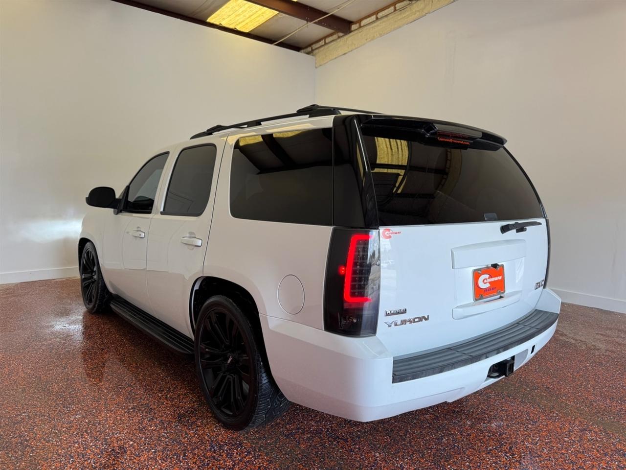 GMC Yukon 2WD 4dr 1500 SLE 2012