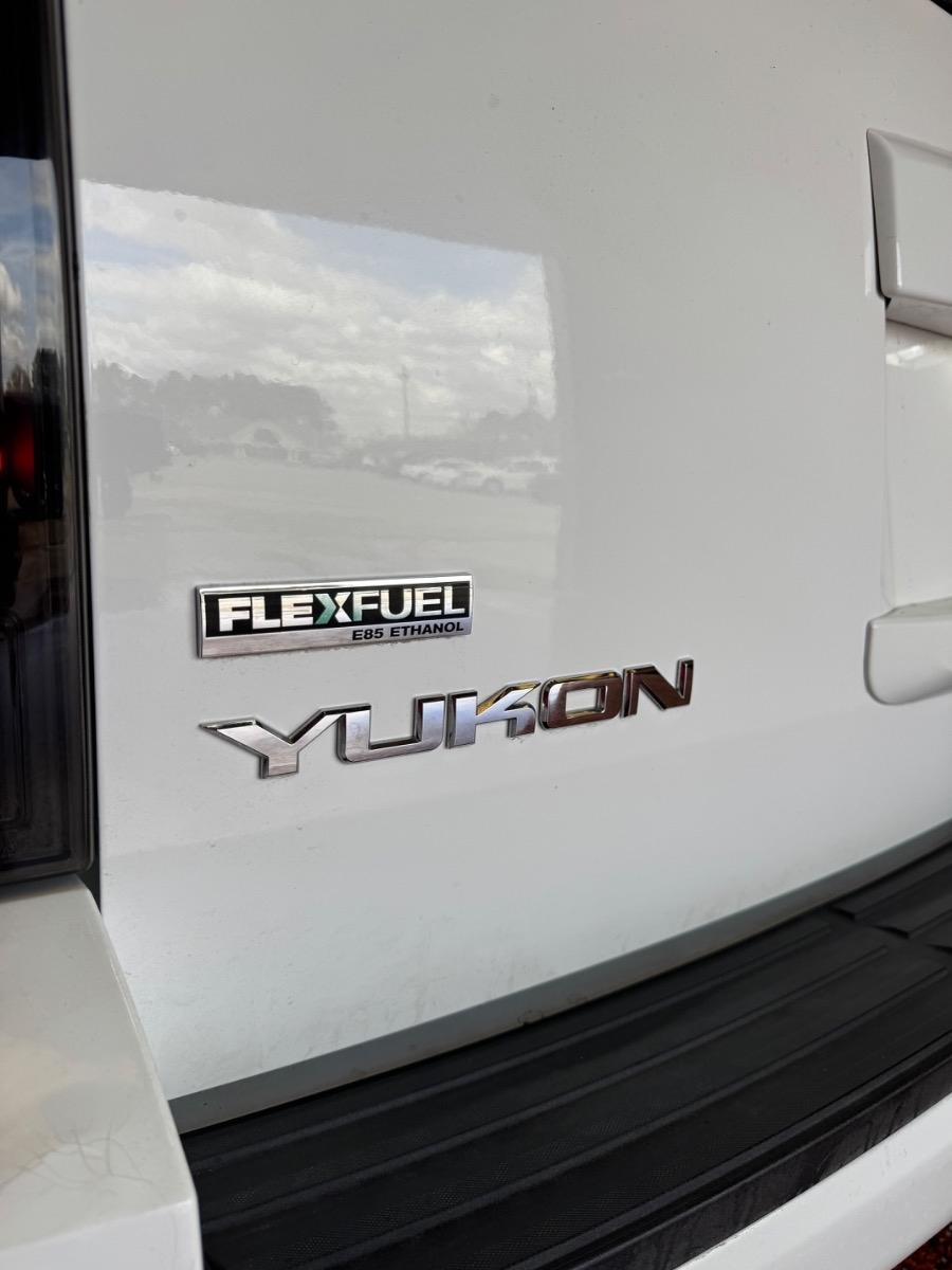 GMC Yukon 2WD 4dr 1500 SLE 2012