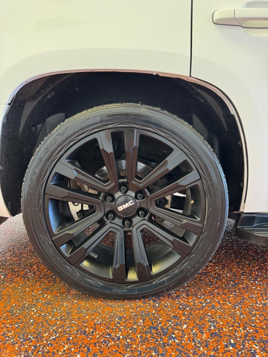 GMC Yukon 2WD 4dr 1500 SLE 2012