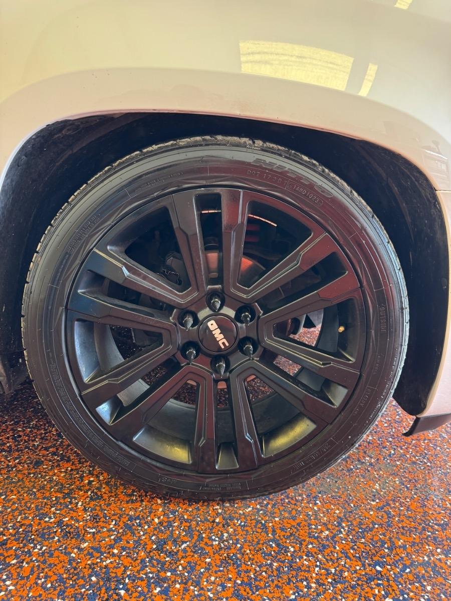 GMC Yukon 2WD 4dr 1500 SLE 2012