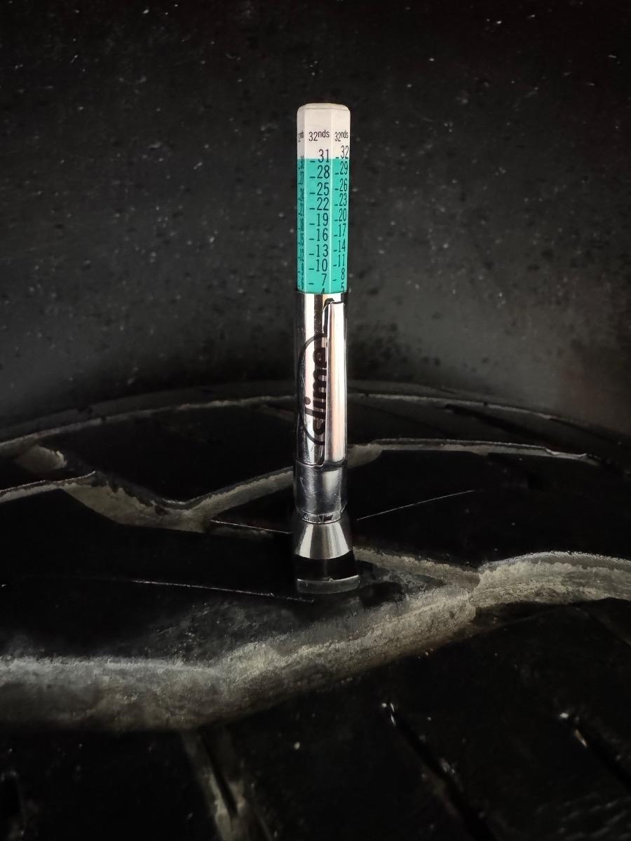 GMC Yukon 2WD 4dr 1500 SLE 2012