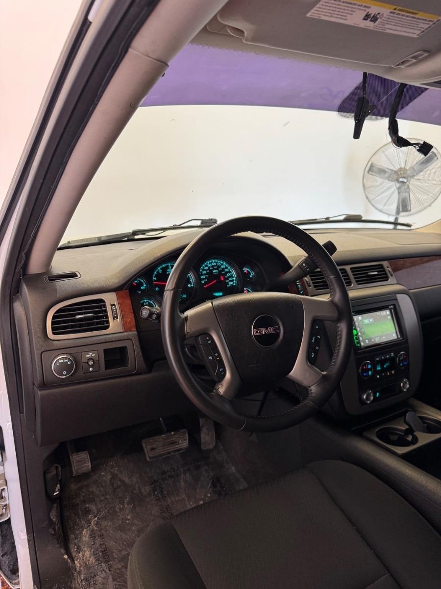 GMC Yukon 2WD 4dr 1500 SLE 2012