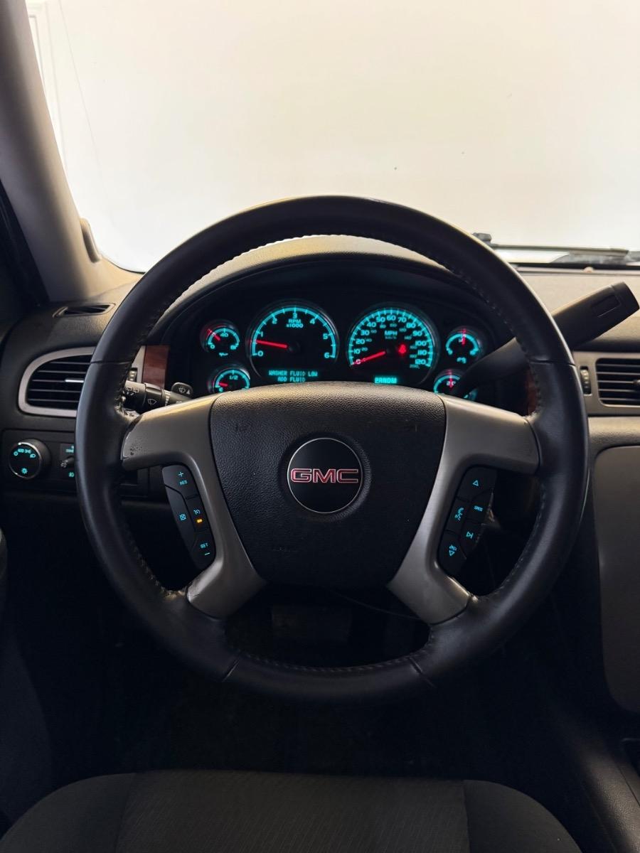 GMC Yukon 2WD 4dr 1500 SLE 2012