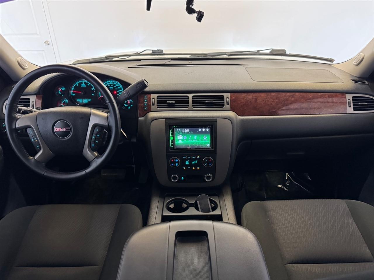 GMC Yukon 2WD 4dr 1500 SLE 2012