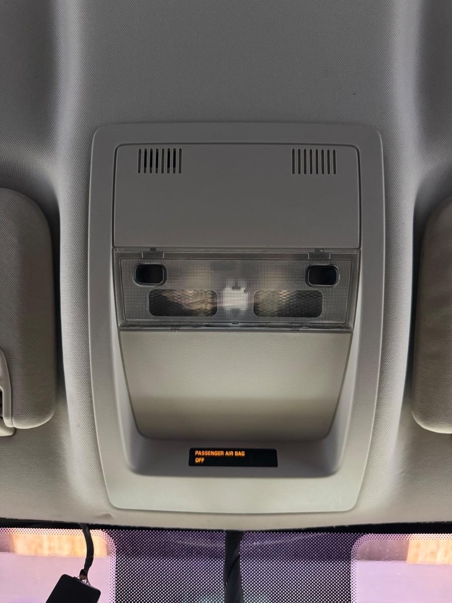 GMC Yukon 2WD 4dr 1500 SLE 2012