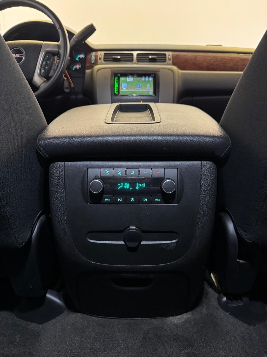 GMC Yukon 2WD 4dr 1500 SLE 2012