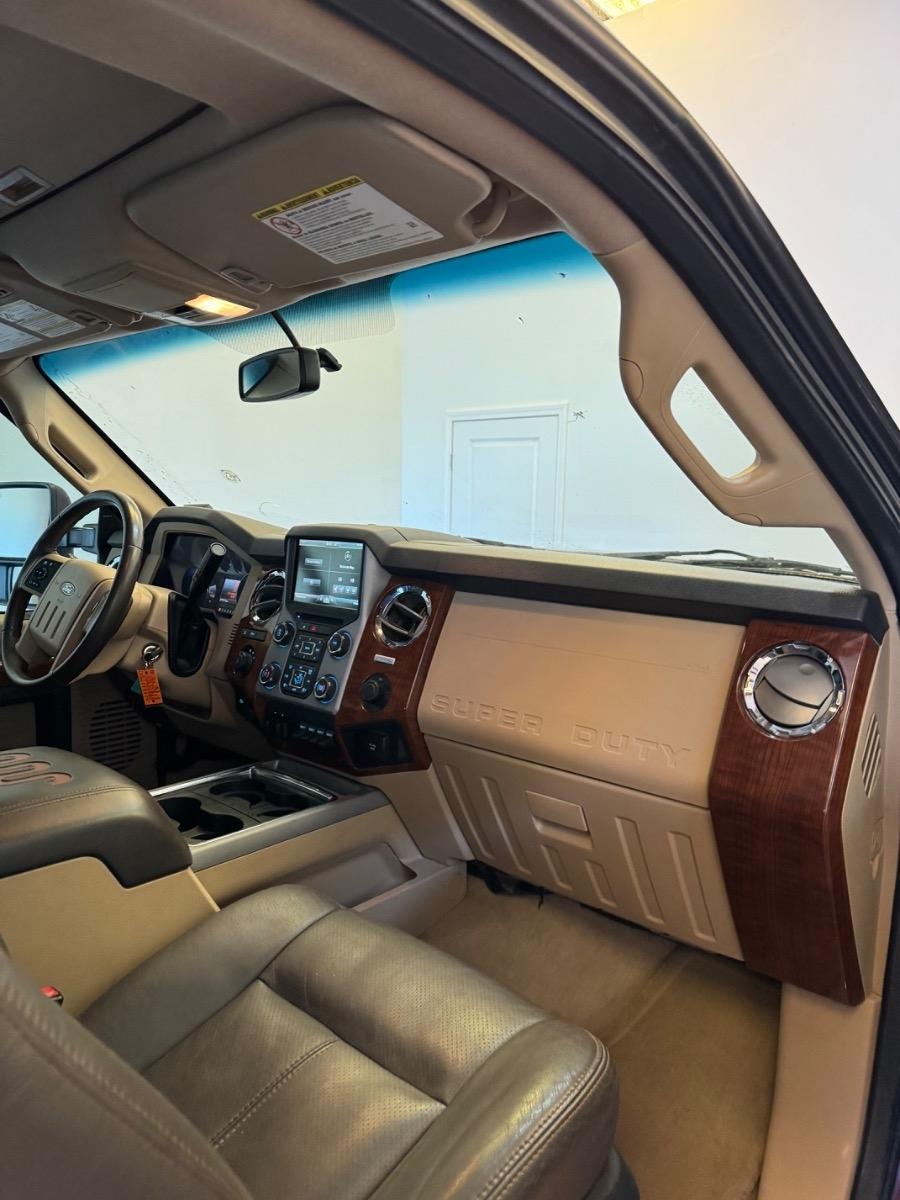 Ford Super Duty F-250 SRW 4WD Crew Cab 172" Platinum 2016