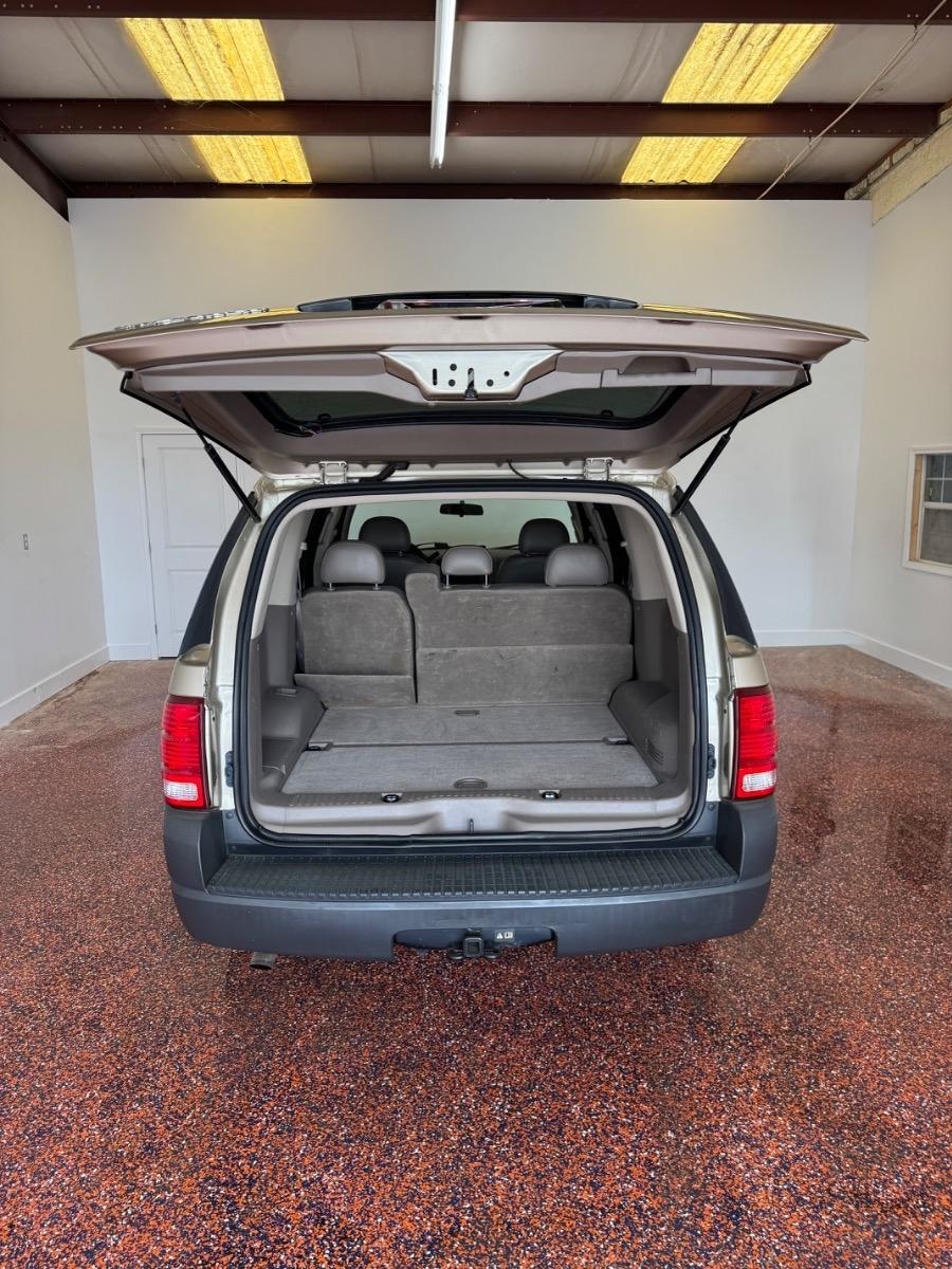 Ford Explorer 4dr 114" WB 4.0L XLS 4WD 2003