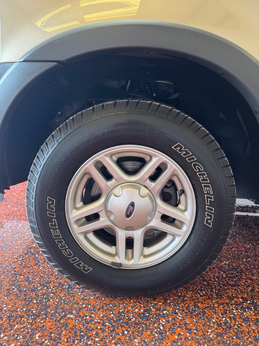 Ford Explorer 4dr 114" WB 4.0L XLS 4WD 2003