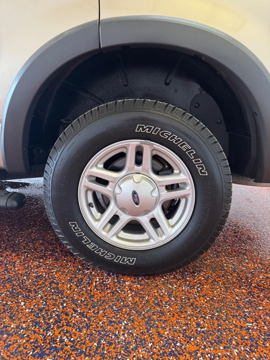 Ford Explorer 4dr 114" WB 4.0L XLS 4WD 2003