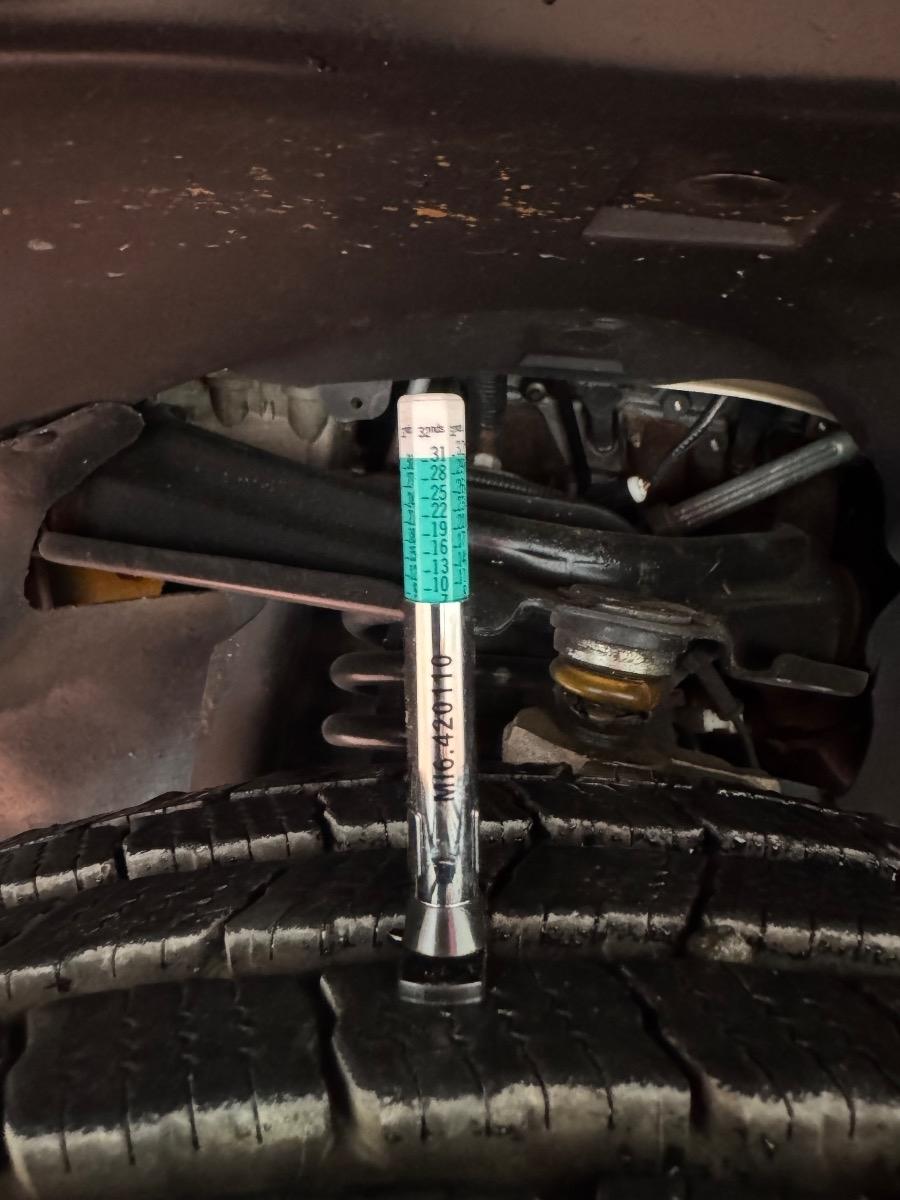 Ford Explorer 4dr 114" WB 4.0L XLS 4WD 2003