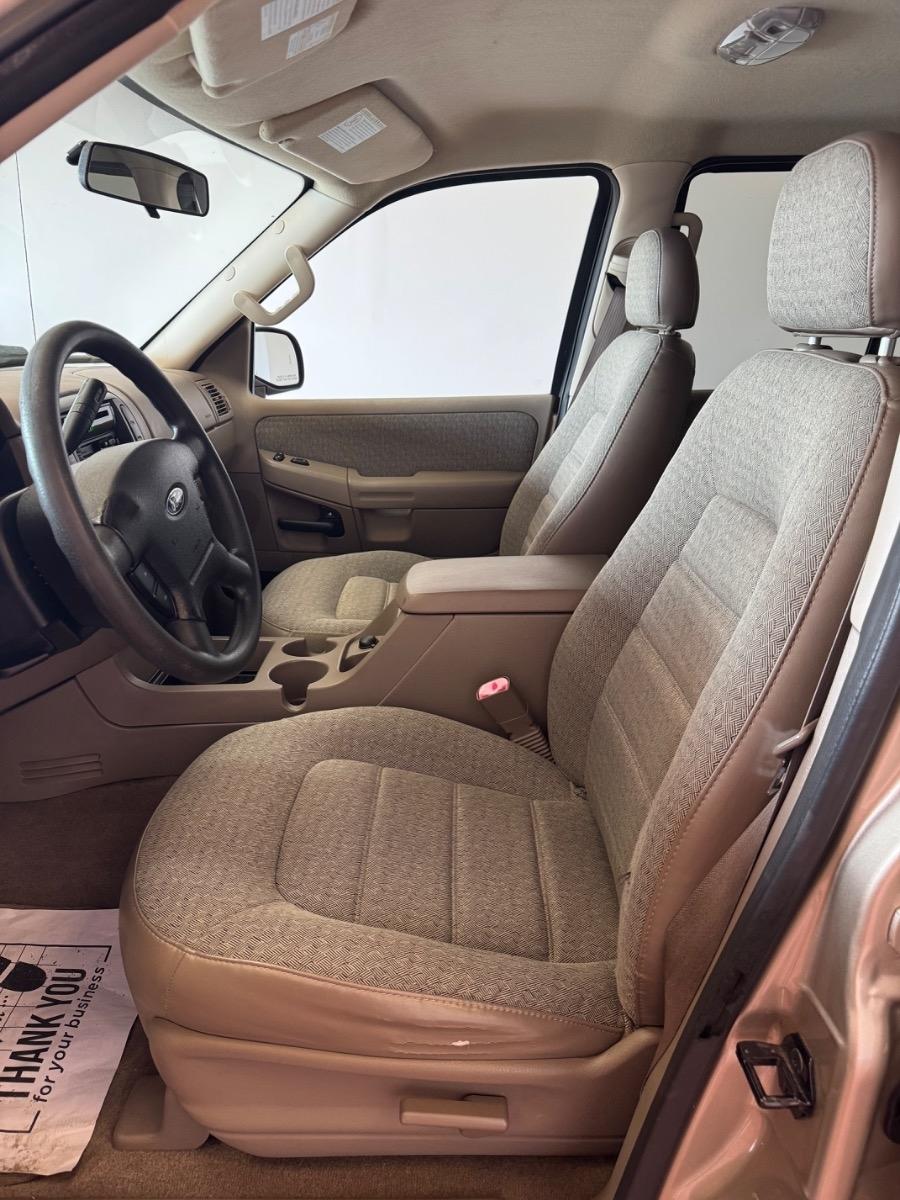 Ford Explorer 4dr 114" WB 4.0L XLS 4WD 2003