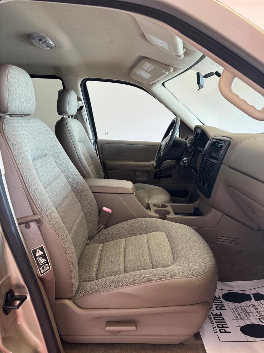 Ford Explorer 4dr 114" WB 4.0L XLS 4WD 2003