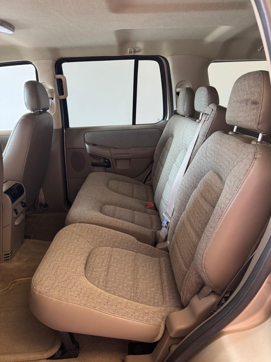 Ford Explorer 4dr 114" WB 4.0L XLS 4WD 2003