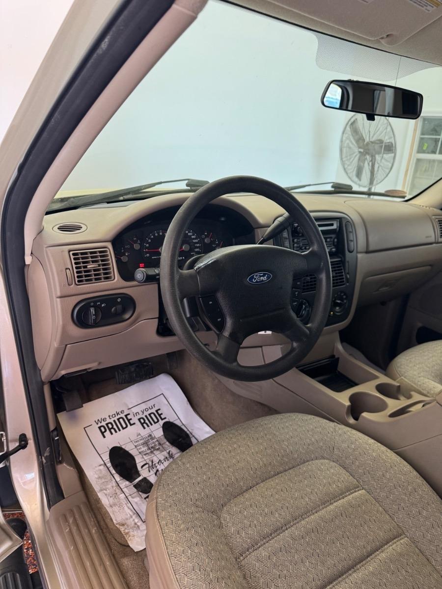 Ford Explorer 4dr 114" WB 4.0L XLS 4WD 2003