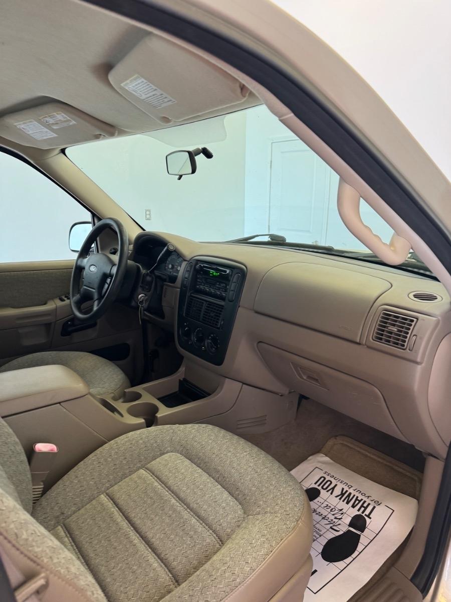 Ford Explorer 4dr 114" WB 4.0L XLS 4WD 2003