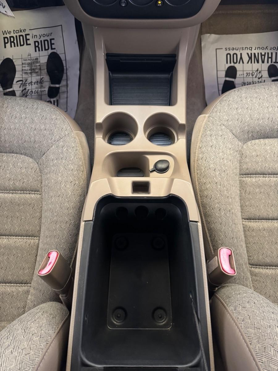 Ford Explorer 4dr 114" WB 4.0L XLS 4WD 2003