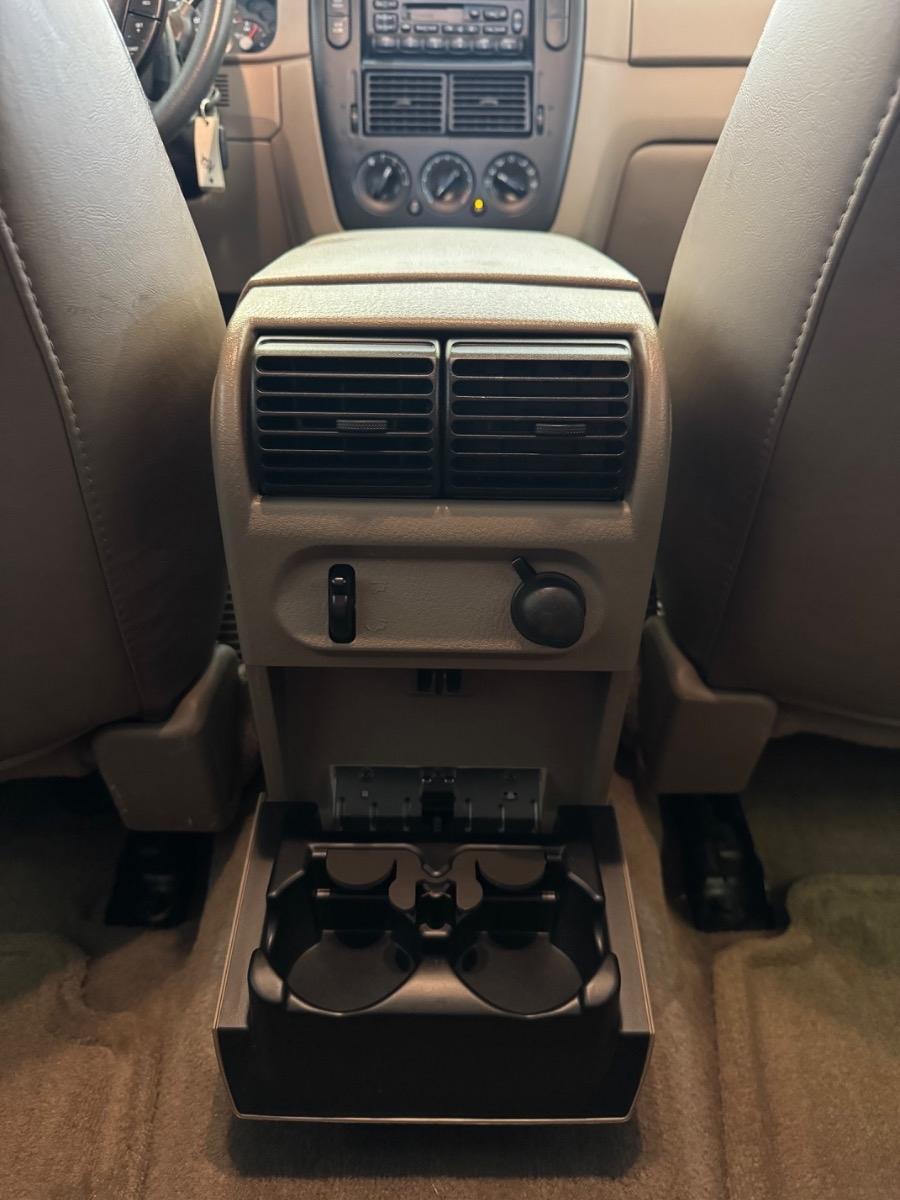 Ford Explorer 4dr 114" WB 4.0L XLS 4WD 2003