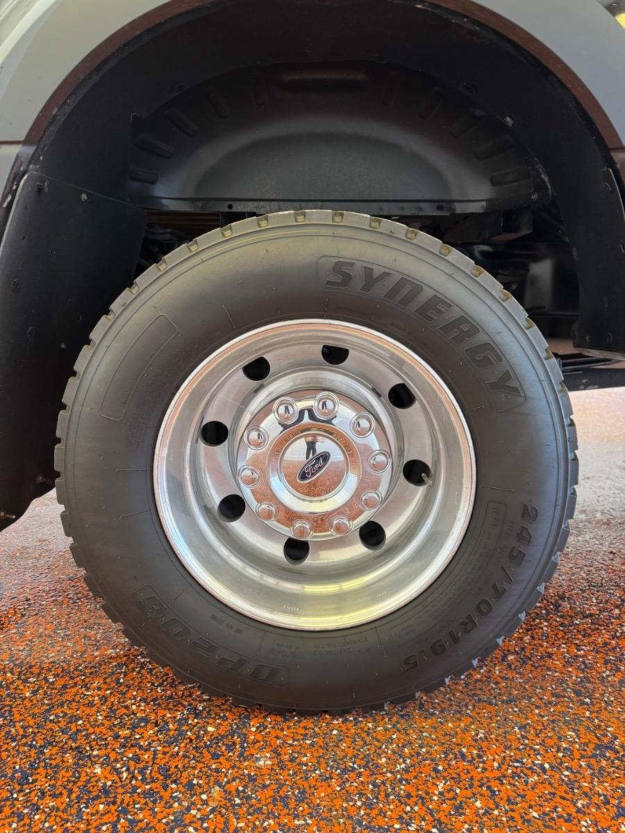 Ford Super Duty F-450 DRW King Ranch 4WD Crew Cab 8' Box 2022