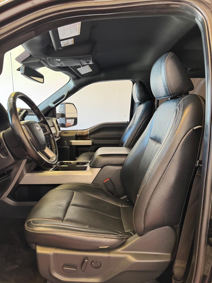 Ford Super Duty F-450 DRW King Ranch 4WD Crew Cab 8' Box 2022