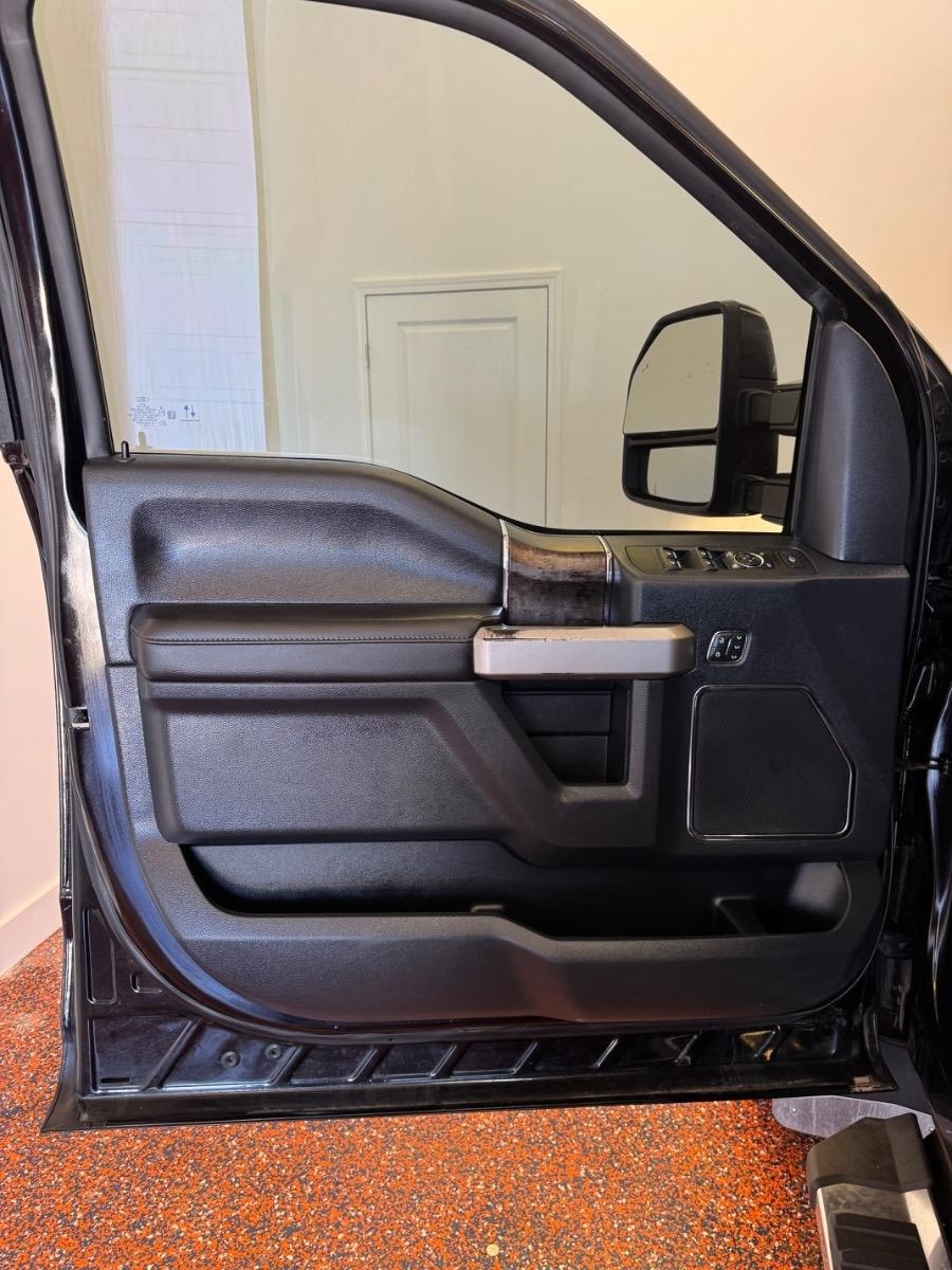 Ford Super Duty F-450 DRW King Ranch 4WD Crew Cab 8' Box 2022