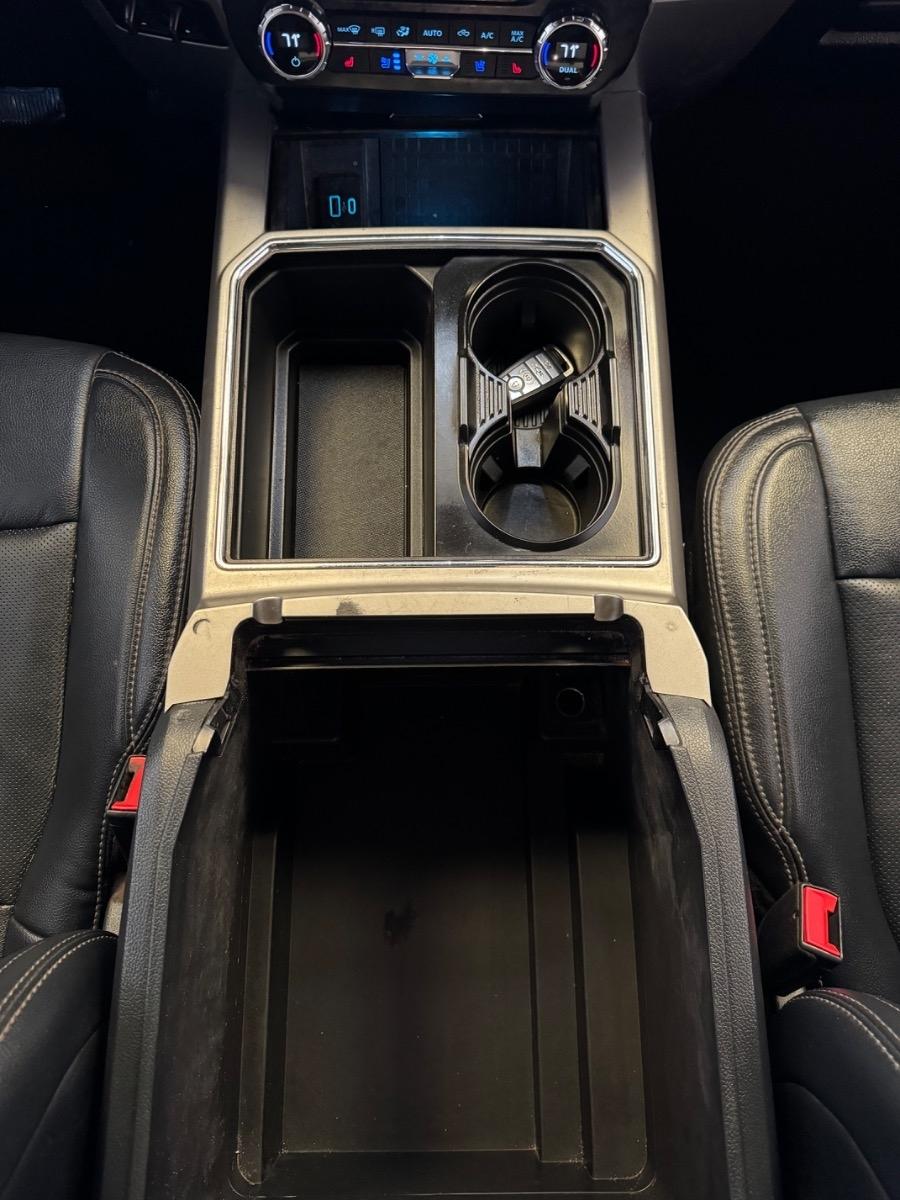 Ford Super Duty F-450 DRW King Ranch 4WD Crew Cab 8' Box 2022