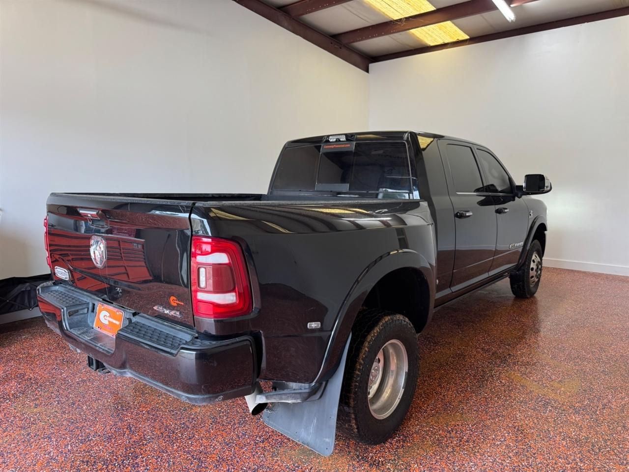 RAM 3500 Longhorn 4x4 Mega Cab 6'4" Box 2021