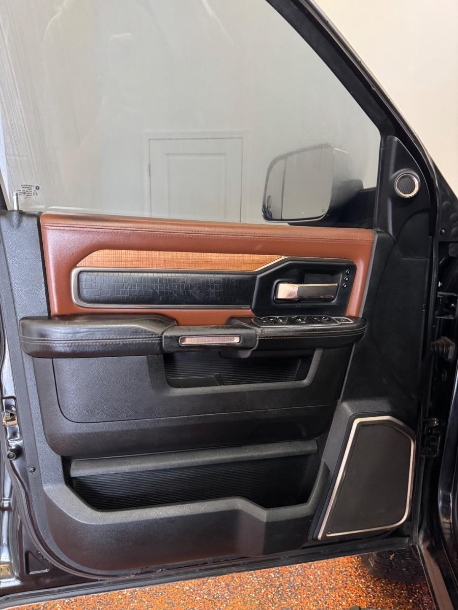 RAM 3500 Longhorn 4x4 Mega Cab 6'4" Box 2021
