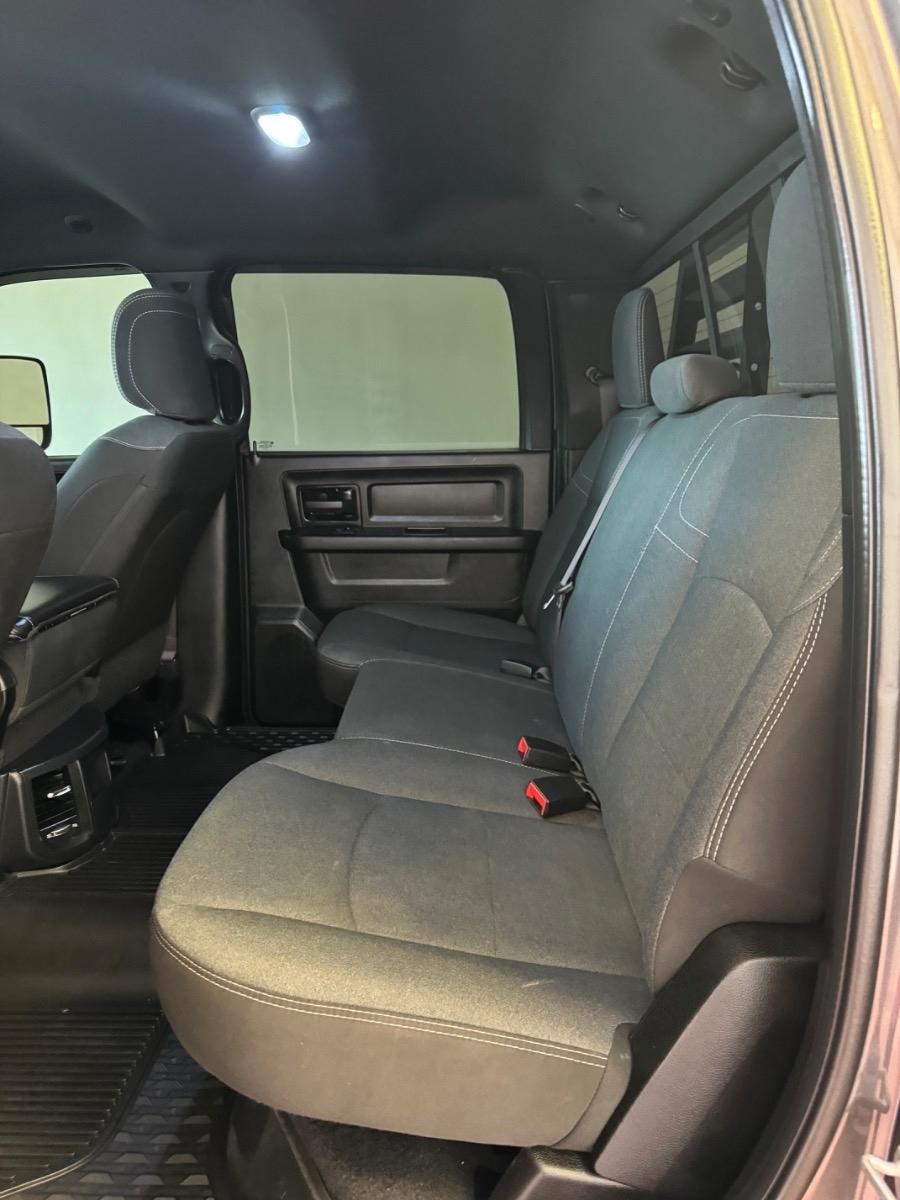 RAM 2500 Tradesman 4x4 Crew Cab 6'4" Box 2022