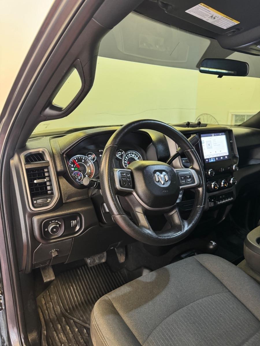 RAM 2500 Tradesman 4x4 Crew Cab 6'4" Box 2022